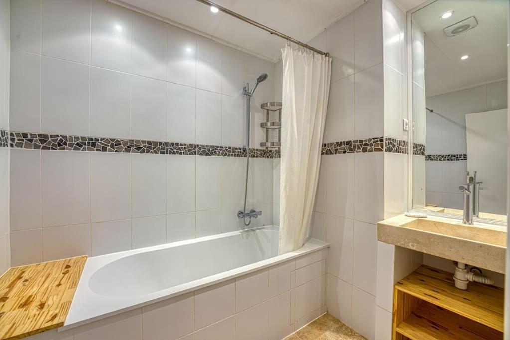 New - 1 Bed Apt Central Antibes Bagian luar foto