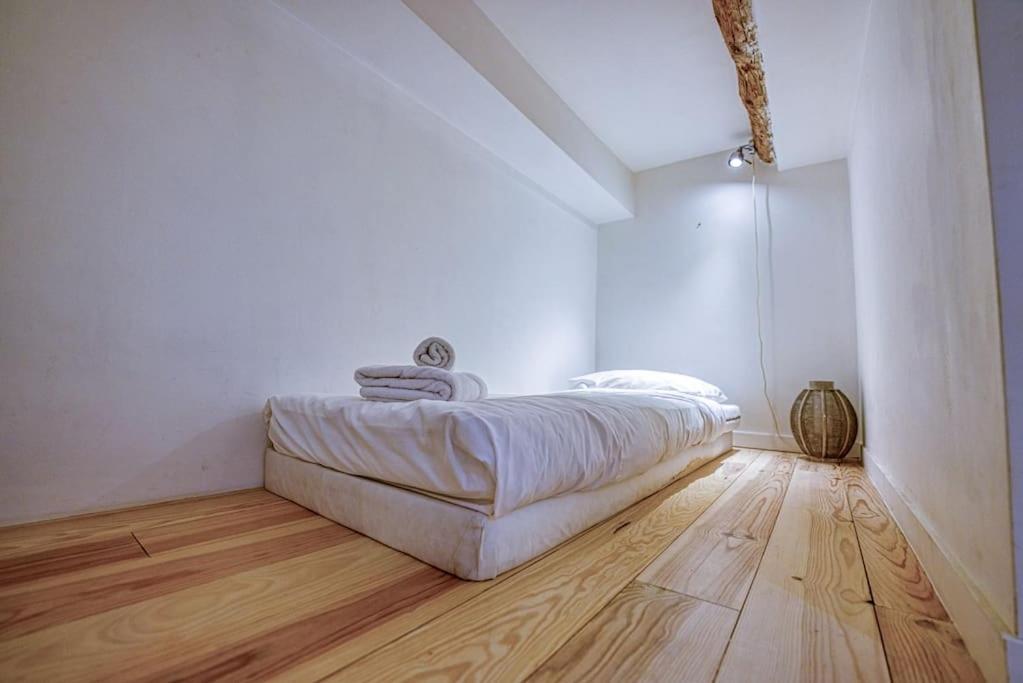 New - 1 Bed Apt Central Antibes Bagian luar foto